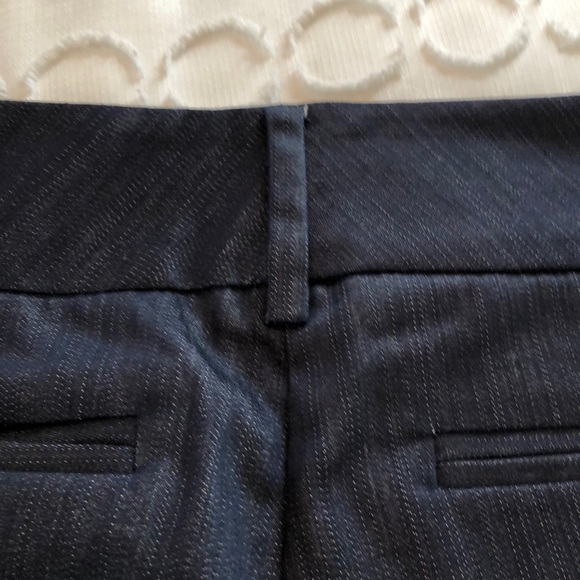 New York & Company Womens Shorts. SZ 4. - Picture 6 of 9